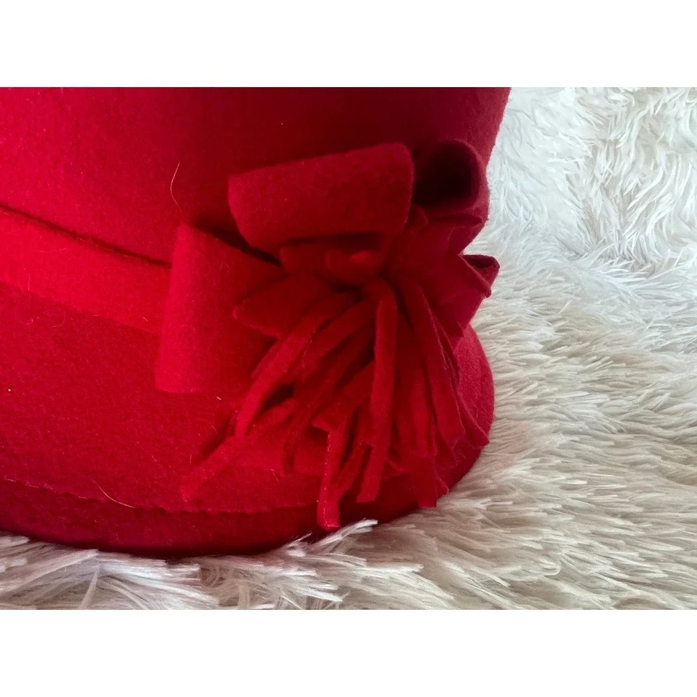 Vintage Betmar‎ Cloche Hat Red Wool Bow 1920s Flapper Style Theater Costume